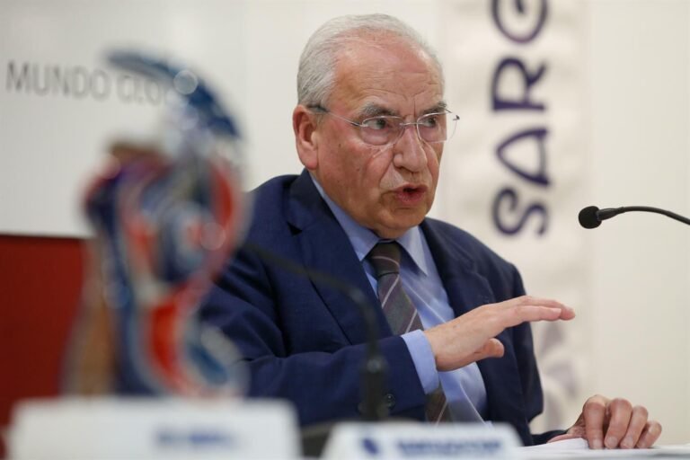 (AMP) Alfonso Guerra cuestiona la amnistía: «No tiene precedentes que la redacten los propios delincuentes» (AMP) Alfonso Guerra cuestiona la amnistía: «No tiene precedentes que la redacten los propios delincuentes»