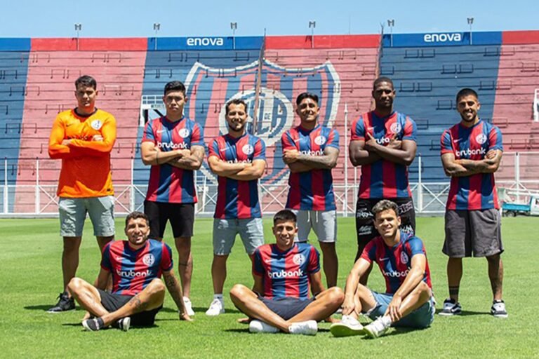 El mercado de pases de San Lorenzo: los 12 refuerzos, el nombre que busca cerrar y el balance de su presidente Marcelo Moretti El mercado de pases de San Lorenzo: los 12 refuerzos, el nombre que busca cerrar y el balance de su presidente Marcelo Moretti