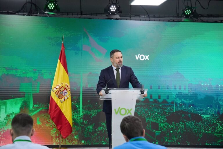 Abascal acusa al Gobierno de buscar la connivencia con el narcotráfico y le culpa de enviar «al matadero» a los agentes Abascal acusa al Gobierno de buscar la connivencia con el narcotráfico y le culpa de enviar «al matadero» a los agentes