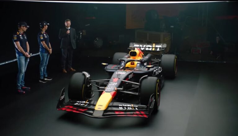 El protagonista del escándalo que sacude a la Fórmula 1 reapareció en la presentación del nuevo auto de Red Bull para la próxima temporada