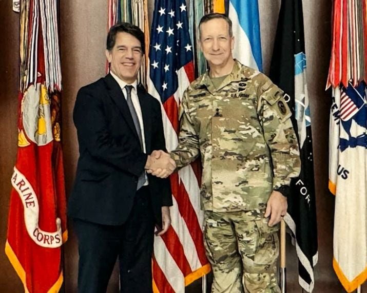 Posse se reunió con el jefe del Estado Mayor del Comando Sur y consolida la relación del Gobierno con EEUU Posse se reunió con el jefe del Estado Mayor del Comando Sur y consolida la relación del Gobierno con EEUU