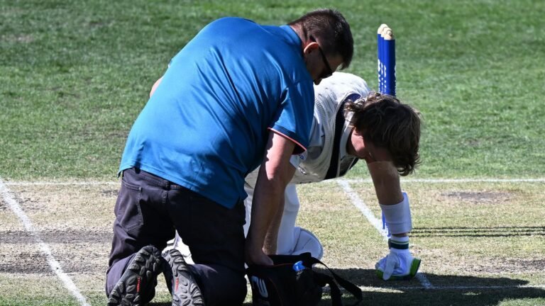 Dramático momento en el cricket australiano: recibió un golpe, dejó el campo con una conmoción cerebral y su carrera quedó en duda Dramático momento en el cricket australiano: recibió un golpe, dejó el campo con una conmoción cerebral y su carrera quedó en duda