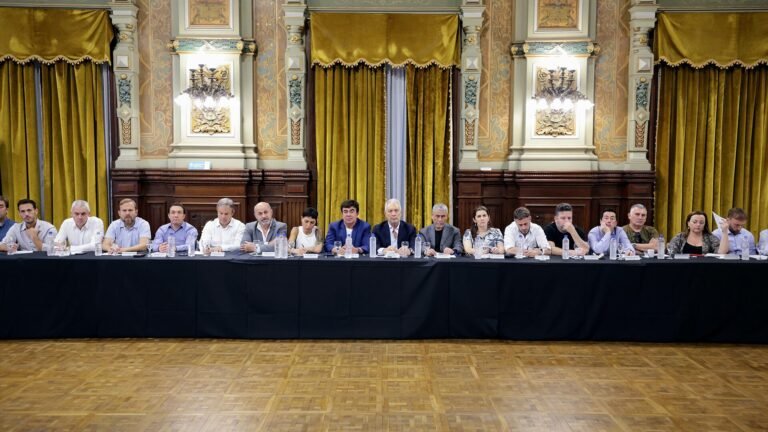 Los intendentes del PJ buscan intervenir en la discusión interna para llegar a un acuerdo por las listas en PBA Los intendentes del PJ buscan intervenir en la discusión interna para llegar a un acuerdo por las listas en PBA